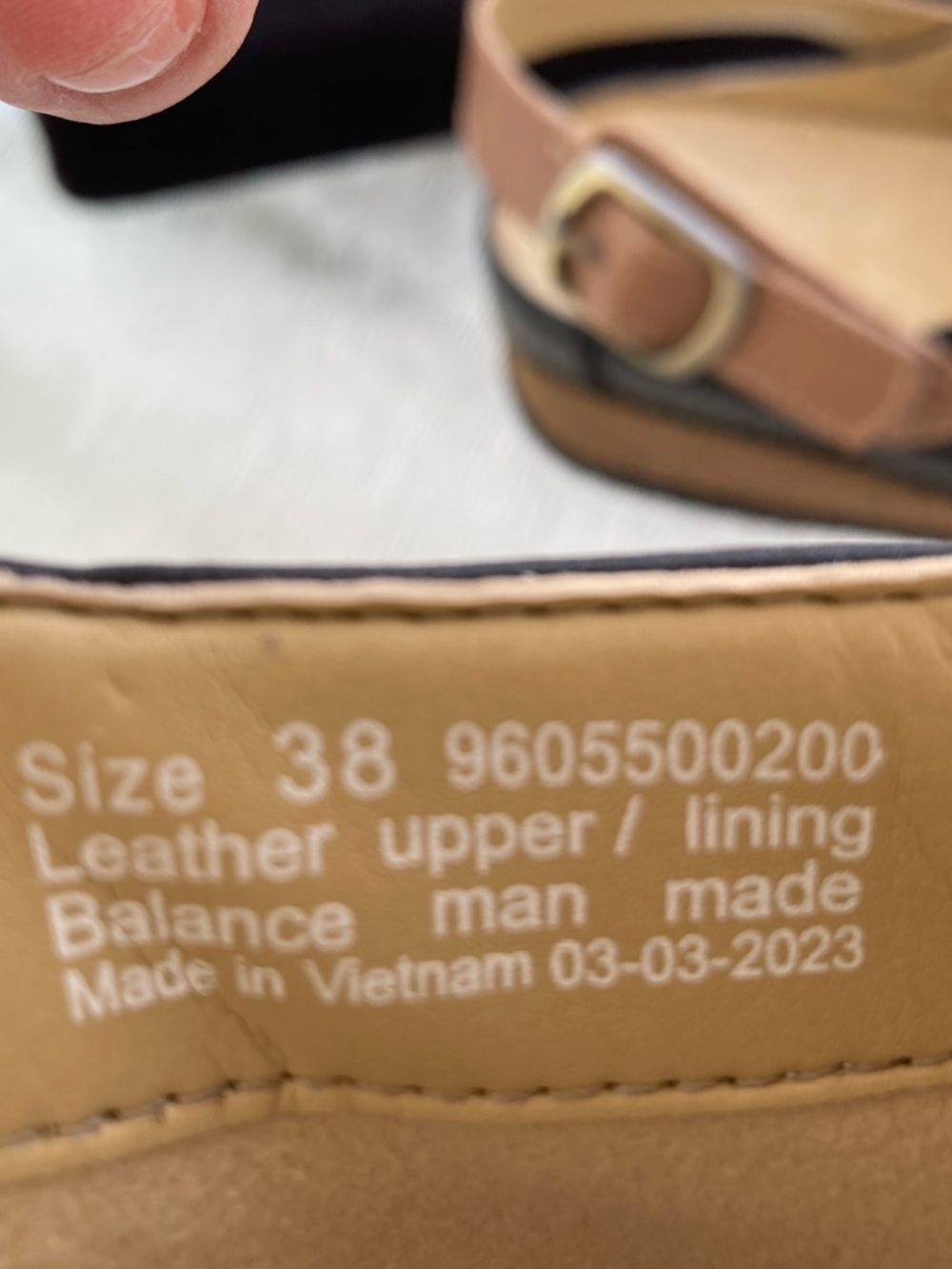 Dansko Merrin – Black Waxy Milled Velcro Backstrap Clogs 🖤 EUC 🖤 - Picture 6 of 9